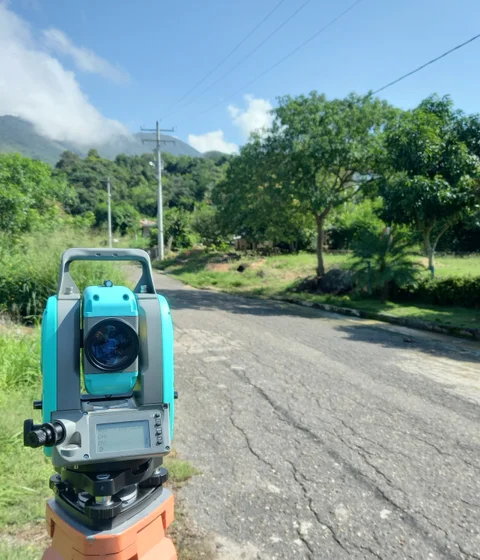 Estación total Nikon NIVO 2C — calibración certificada